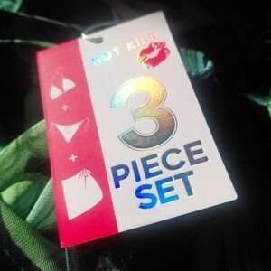 Hot Kiss 3-Piece Set Tag - White & Red Holographic